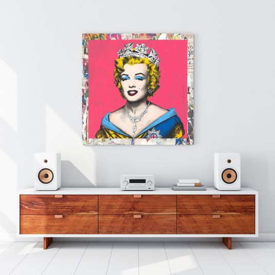 Crowned: Marilyn Pop Art ‚Äì Perfect Blend of Royalty-GraffitiWallArt